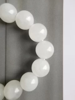 The Pearl in Hand - Image 6