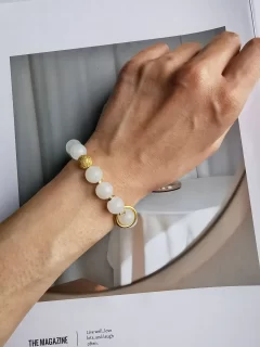 The Pearl in Hand - Image 7